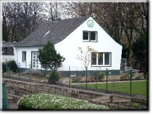 Vereinsheim-Aussen-Links