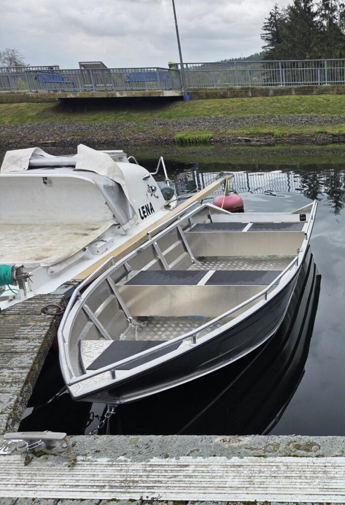Vereinsboot 3 an Anlegeplatz 16
